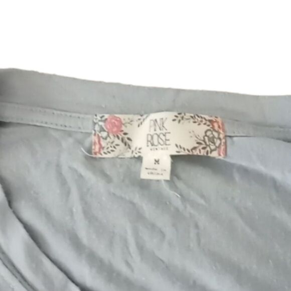 Lace-up detail t-shirt size M - Picture 2 of 3